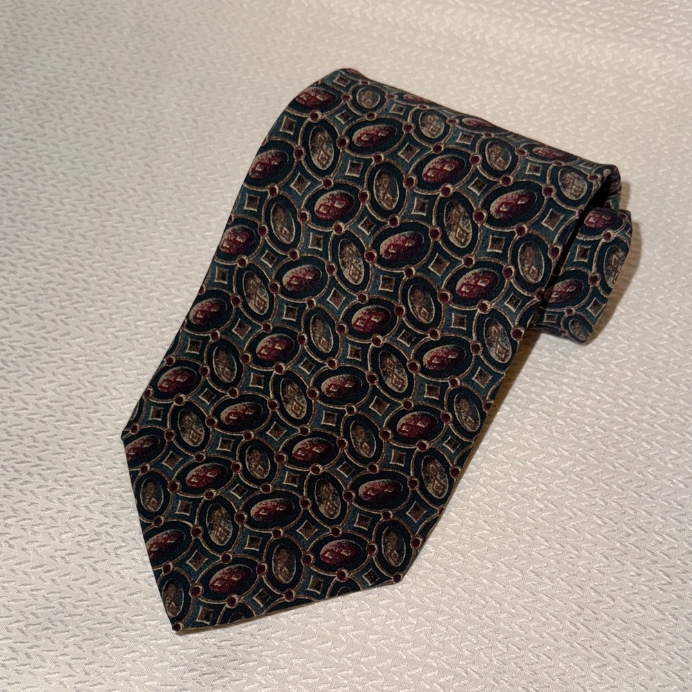 Peter Thomas by Superba Geometric Tie in Green and Burgundy 100% Italian Silk